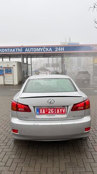 Lexus is220d - 9