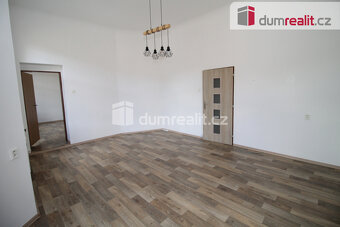 Krásný byt 2+1/B v prvním patře cihlového domu na Ruské ulic - 9