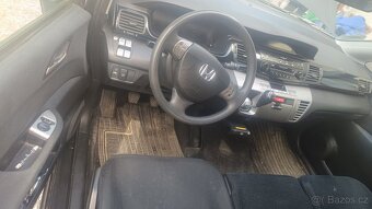 Prodám Honda Fr-v 2.2cdti 103 kW 6 mistne - 9