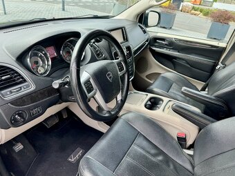 LANCIA VOYAGER 2.8CRD GOLD STOWnGO 7 míst - 9