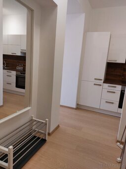 Pronájem nově zrenovovaného bytu 2+kk, Tábor - Hus. nám. - 9