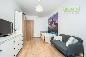Prostorný byt 3+kk (90 m²) s velkým balkonem a parkovacím st - 9