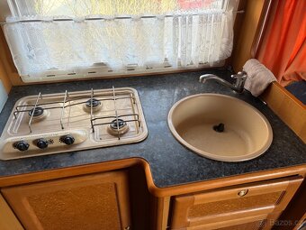 Obytný automobil RENAULT - 9