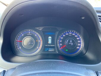 Hyundai i40, 1,7CRDi/100kW Automat ČR - 9