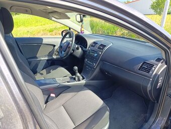 Prodám Toyota Avensis 2,0 D 93KW r.v. 2011 - 9