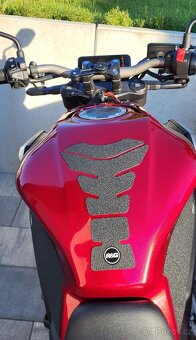 Honda CB650r - 9
