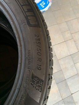235/50R19 - 9