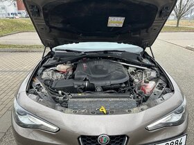 Alfa Romeo Giulia Q4 VELOCE 2.2 diesel 154 kw odpočet DPH - 9