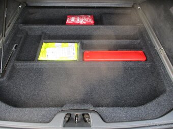 Volvo XC70 2,4D5 120KW Momentum Man. AWD 2012 DPHbez koroze - 9