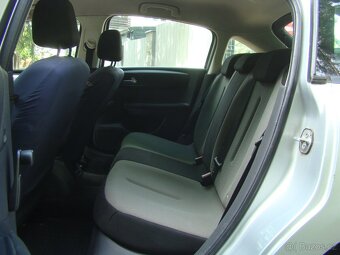 Citroën C4 1.4 16v KLIMA - 9