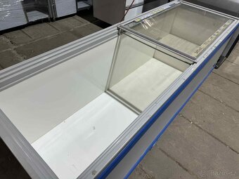 Prosklený pultový mrazák 250x85x85cm - 9