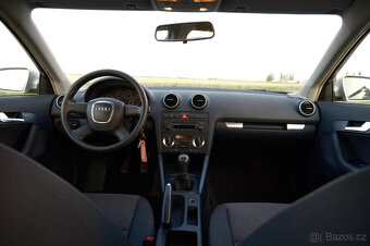 Audi A3 sportback 1,6MPI 75kw, serviska, výhřevy - 9