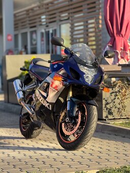 Suzuki GSXR 750 K5 - 9