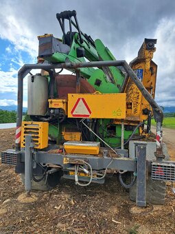 Traktor Case a štěpkovač - 9