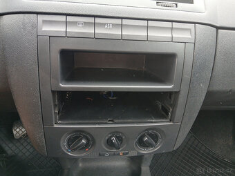 Škoda Fabia Com 1.4 59kW serviska - 9