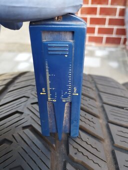 Gripmax SureGrip Pro Winter 275/35 R21 - 9