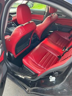 Alfa Romeo Giulia Veloce Q4 2.0T - 9