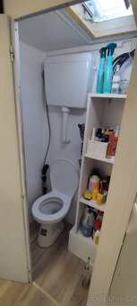Karavan na pevné stání - 9