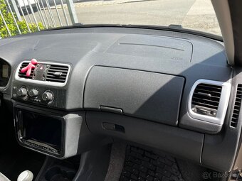 Škoda Roomster Scout 1.4 + GPS - 9