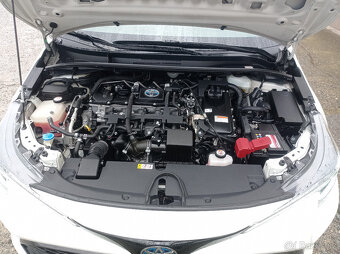 Toyota Corolla 1.8 Hybrid 90kW/Výhřev/1Maj - 9