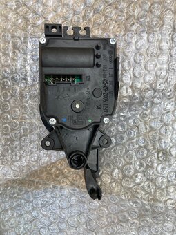 Servomotor nastavení klimatizace VW - 9