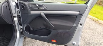 Škoda Octavia II 1,6 nafta - 9