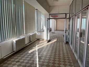 Nabízíme k prodeji nebytové prostory ve Vizovicích - 9