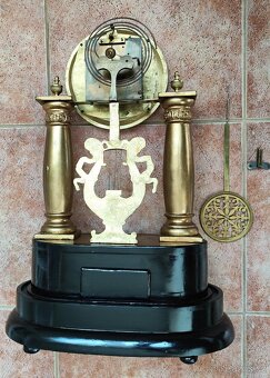 TOP krbové dvousloupkové hodiny Biedermeier - 9