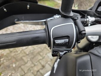 Moto Guzzi V85TT - 9