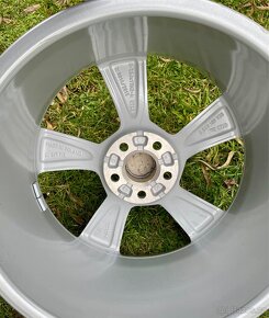 alu Audi A1 5x100 7,5jx17 ET46 - 9
