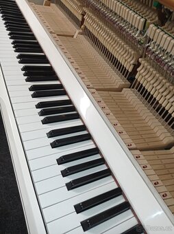 Pianino vyšší třídy model 131 - 9