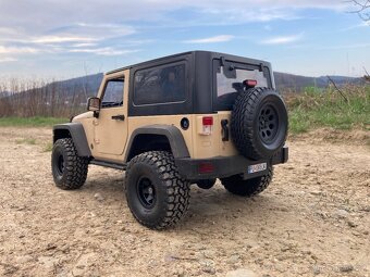 Jeep Wrangler Rubicon JK 3 door 2012 1/10 Scale - 9