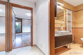 Prodej bytu 1+kk, 76 m2 s terasou a zahradou, Praha 5 - Stod - 9