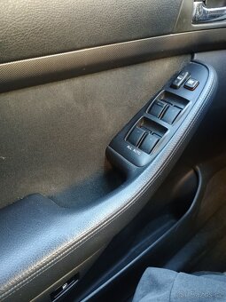 REZERVACE Avensis Combi r.v. 2003 - 9