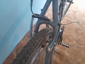 Author zenith-trekove kolo - 9