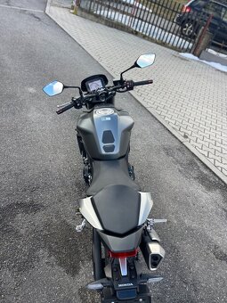 Honda Hornet 750 - 9