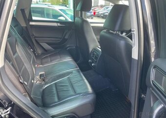Volkswagen Touareg 3.0 TDI 4-MOTION nafta automat 180 kw - 9