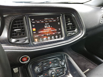 Dodge Challenger SRT Hellcat 6.2l - NEHAVAROVANÉ - 9