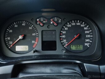 Volkswagen Golf 1.6 74 kW - 9