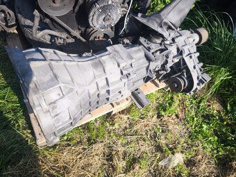 Motor, převodovka, rozvodovka Nissan navara d22 2.5td 76kw - 9