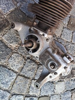 Motor ČZ 250 tourist, sport - 9