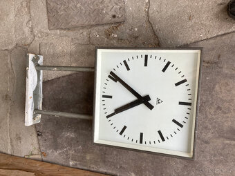 Hodiny PRAGOTRON oboustranné 2.000 kč - 9