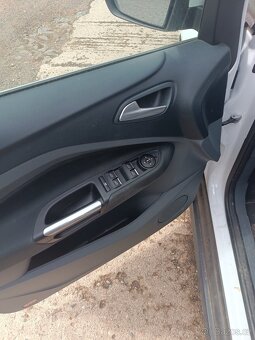 Prodám Ford cmax na ND - 9