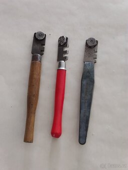 Soustružnické nože, sekáče, výstružníky, atd. - 9