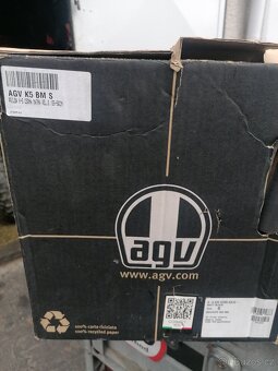 Prodám krásnou zachovalou silniční helmu agv K-5 - 9