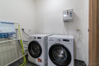 Prostorný pokoj pro pár nebo dvě dívky  — Praha 9, Prosek - 9