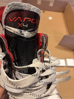 Hokejové brusle Bauer Vapor X4, velikost 8, fit 2 - 9