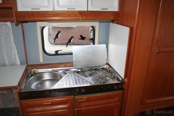 Karavan Wilk Stern 545 s markýzou a novou STK. - 9