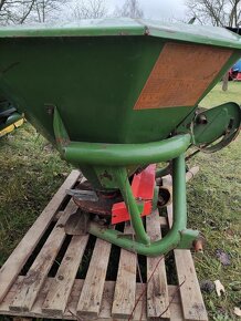 Rozmetadlo průmyslových Hnojiv Amazone - 9