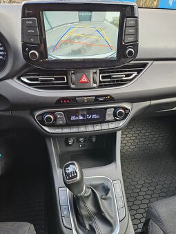 Hyundai i30 kombi 1.6crdi 85kw r.v 3/2021kamera 2x klič -ČR - 9